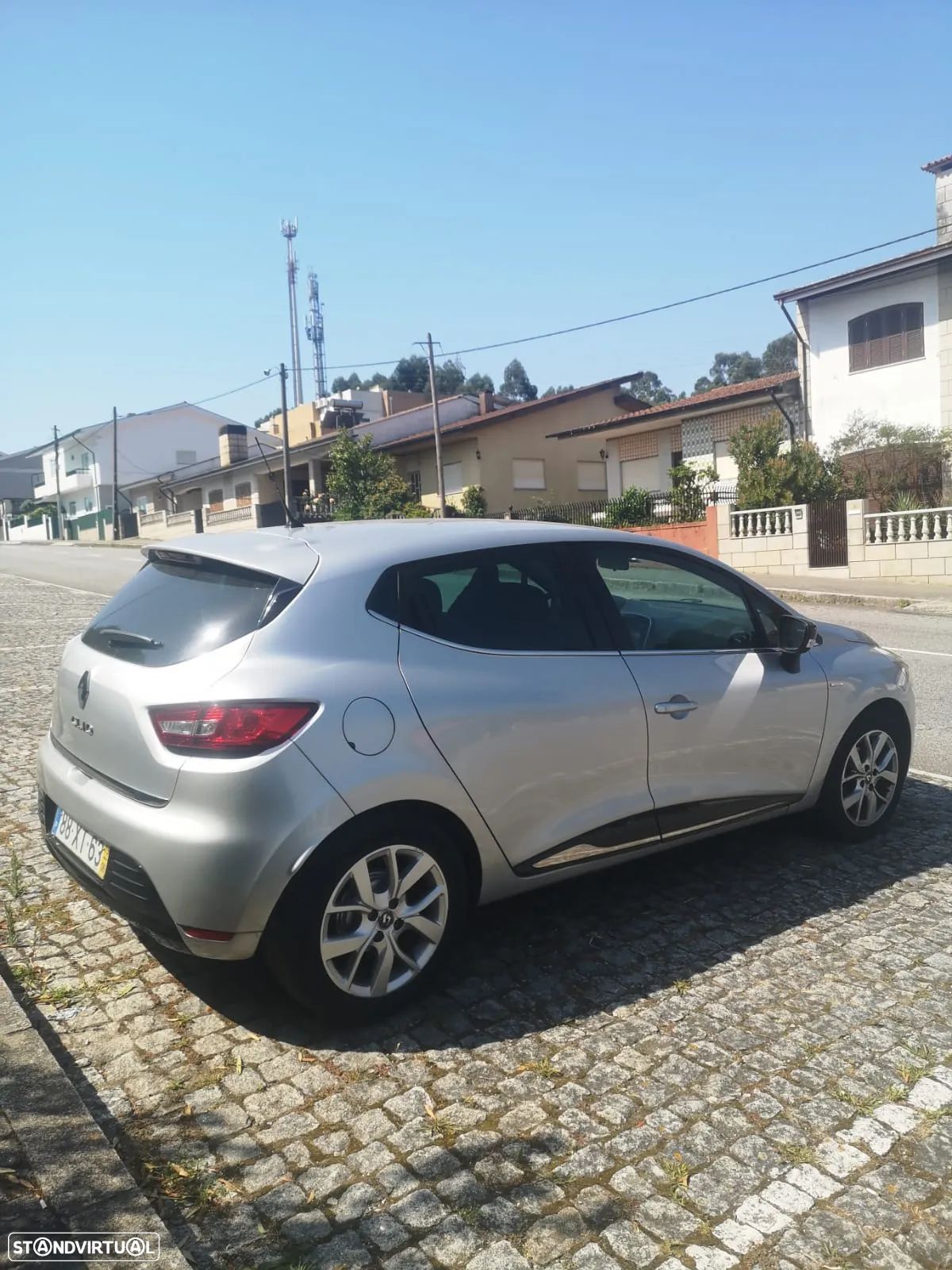 Renault Clio 0.9 TCe Limited Bi-Fuel - 1