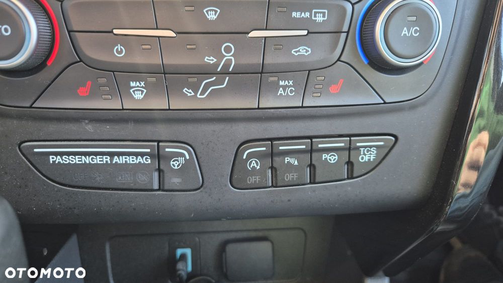 Ford Escape 2.0 EcoBoost AWD Titanium - 12