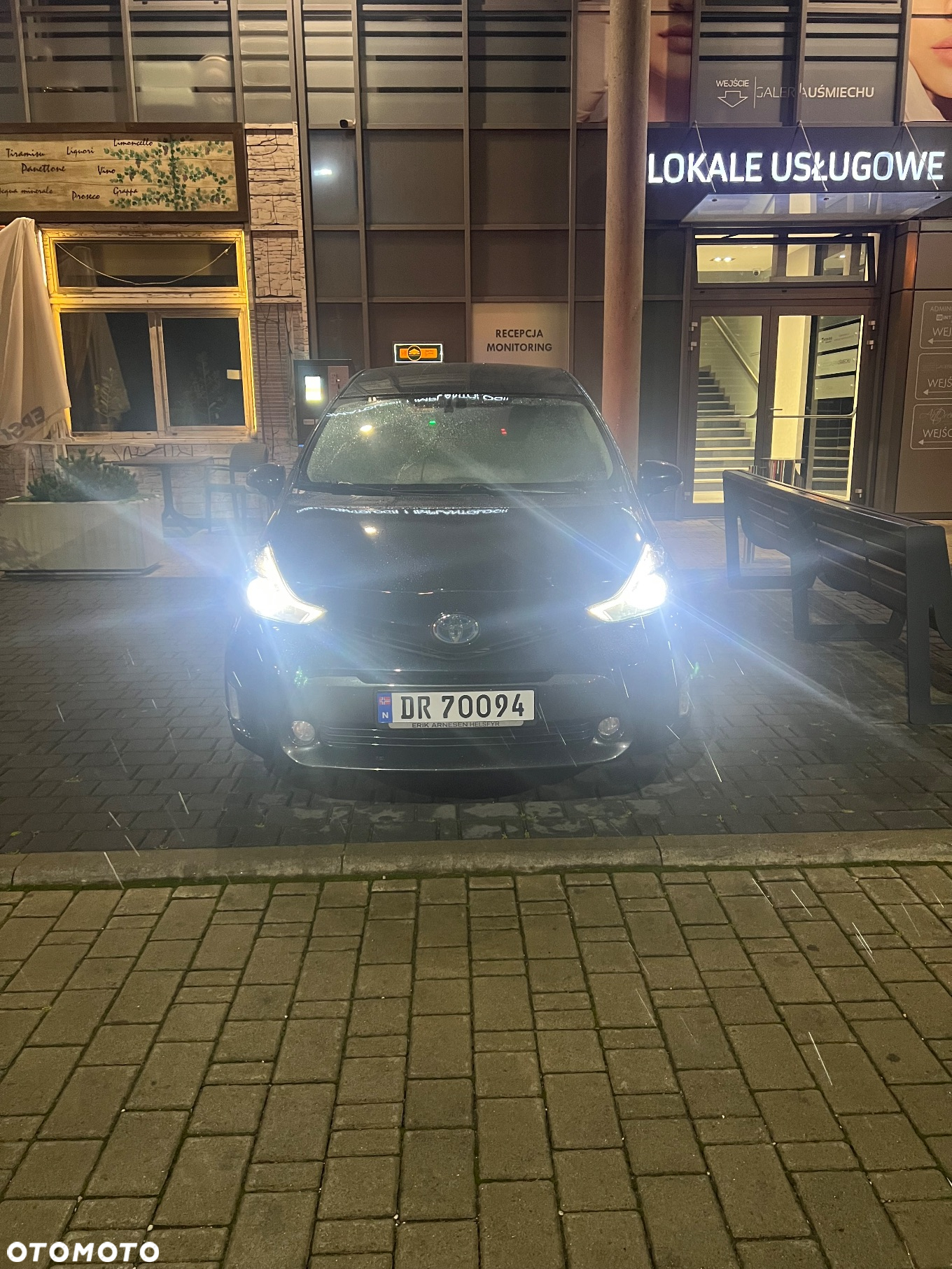 Toyota Prius+ (Hybrid) Comfort - 19