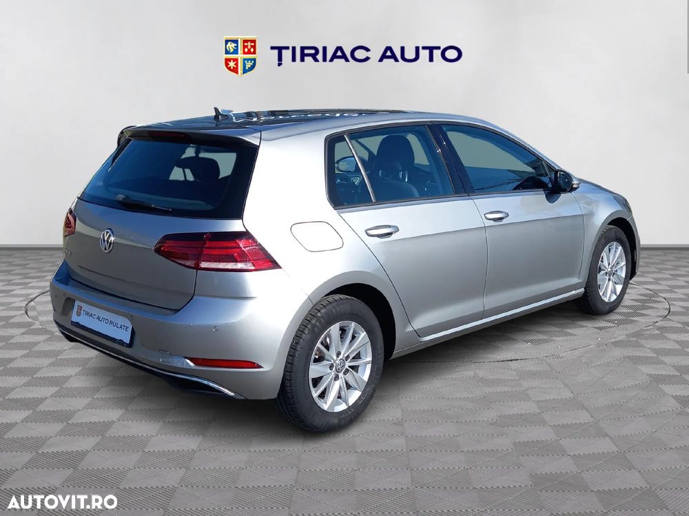 Volkswagen Golf - 5
