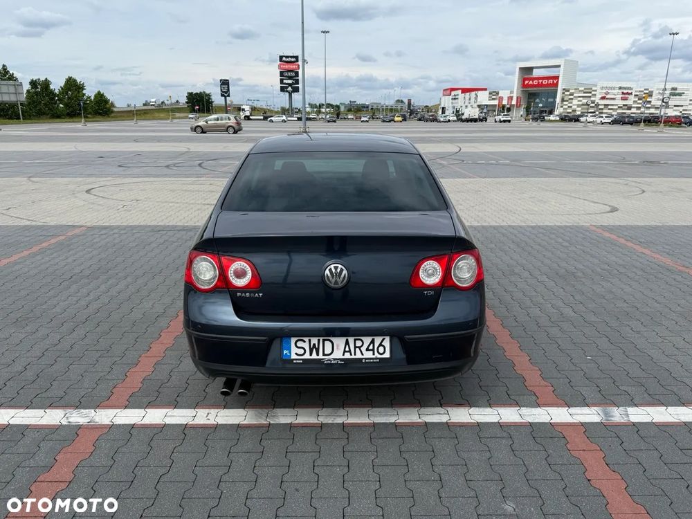 Volkswagen Passat - 3
