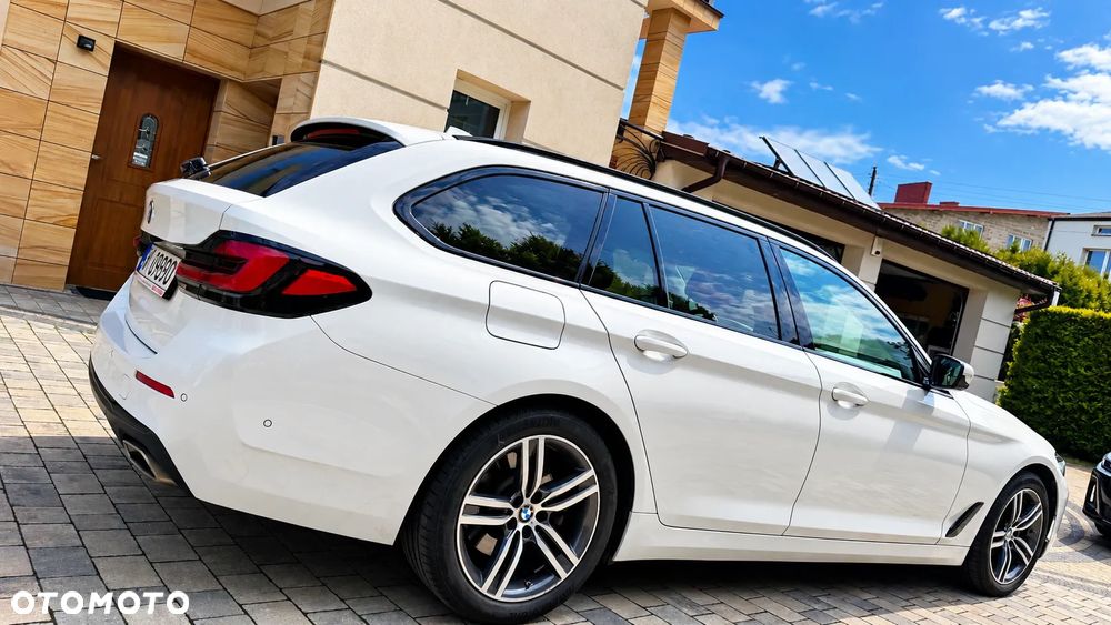 BMW Seria 5 520d Sport Line - 11