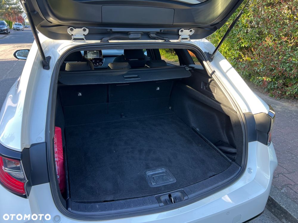 Suzuki Swace 1.8 Hybrid Premium Plus CVT - 16