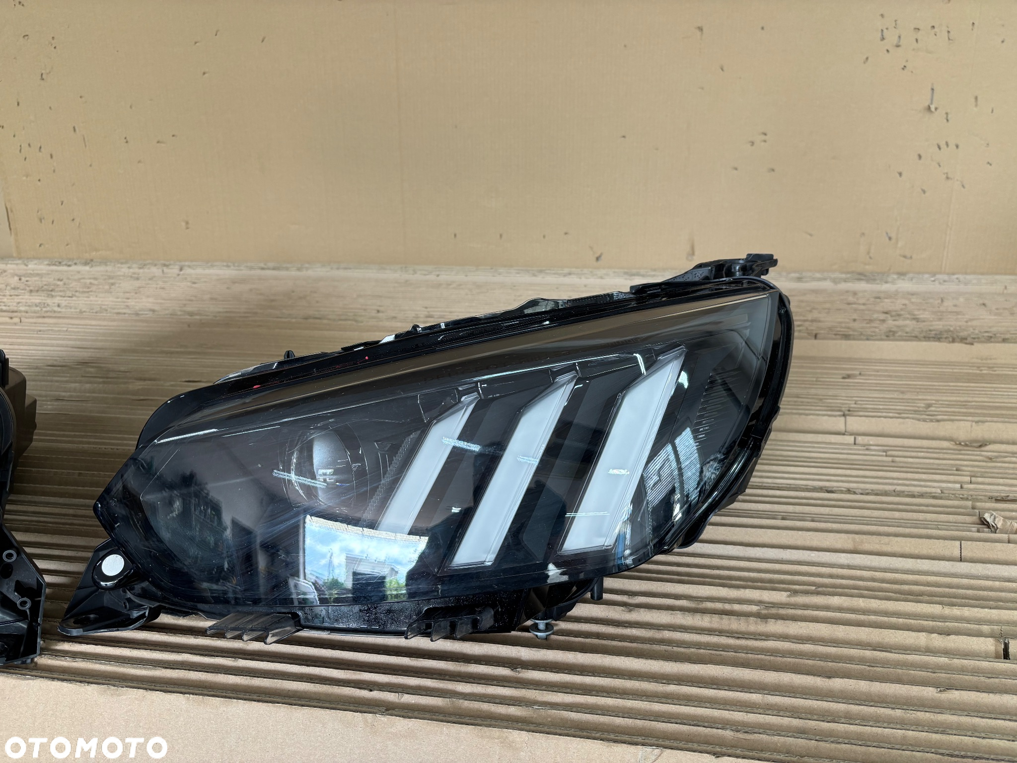 Peugeot 208 2019-komplet lamp Full Led lewa ,prawa - 2
