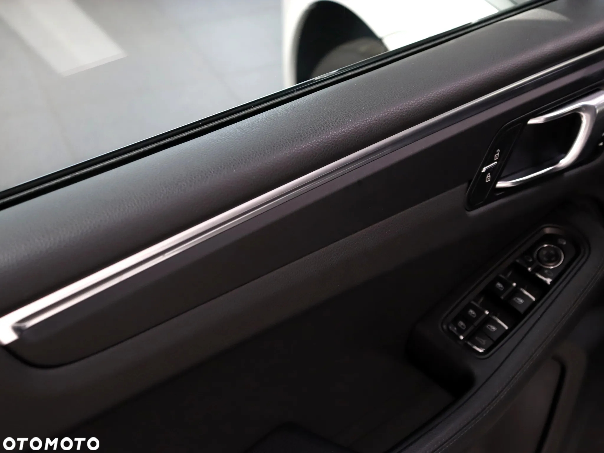 Porsche Macan Standard - 24