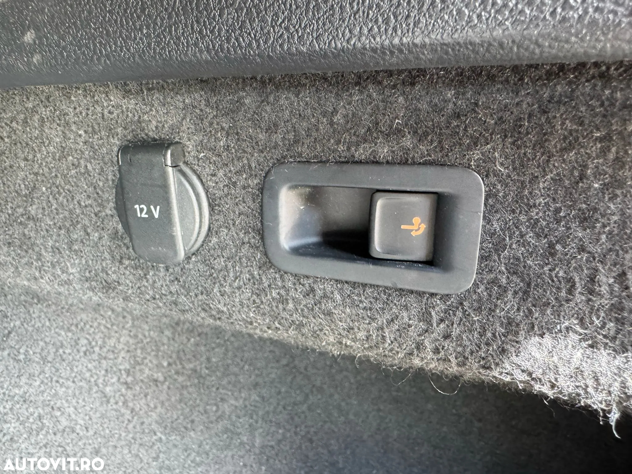 Volkswagen Passat Variant 2.0 TDI Highline - 30