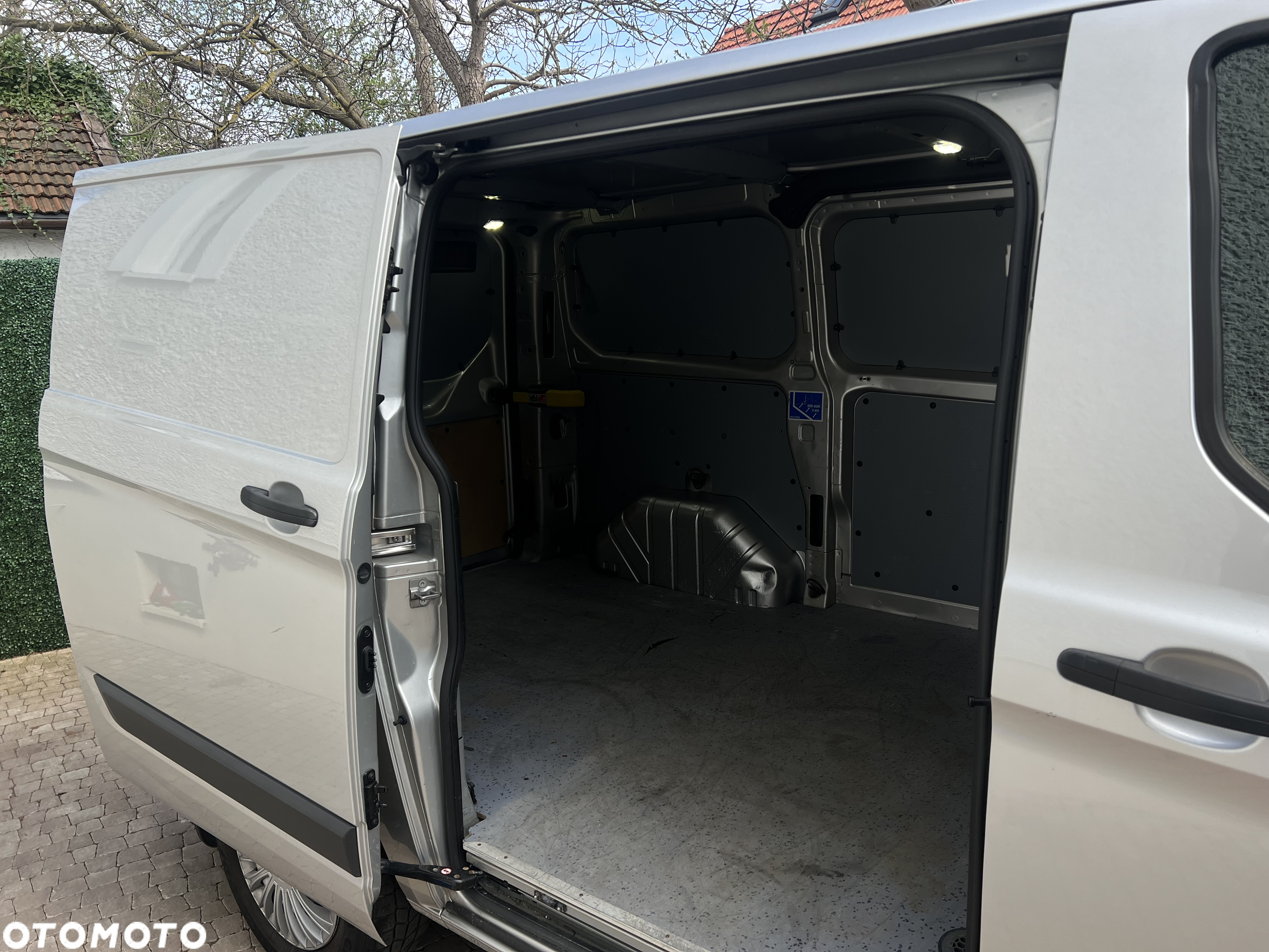 Ford Custom Transit - 20