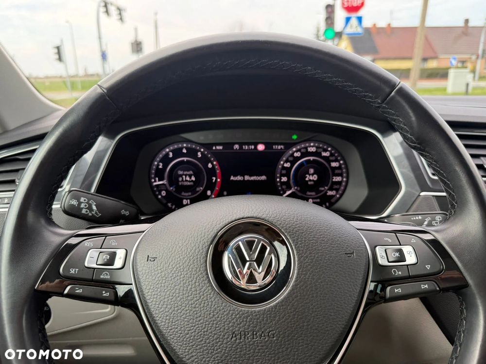 Volkswagen Tiguan - 14