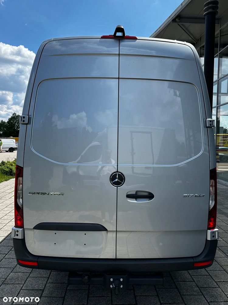 Mercedes-Benz Sprinter - 8