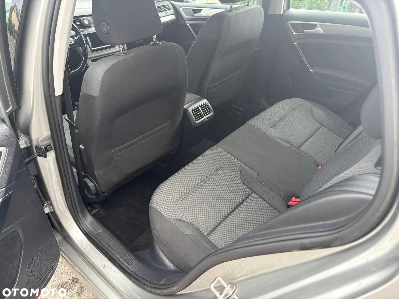 Volkswagen Golf 1.2 TSI BlueMotion Technology Comfortline - 25
