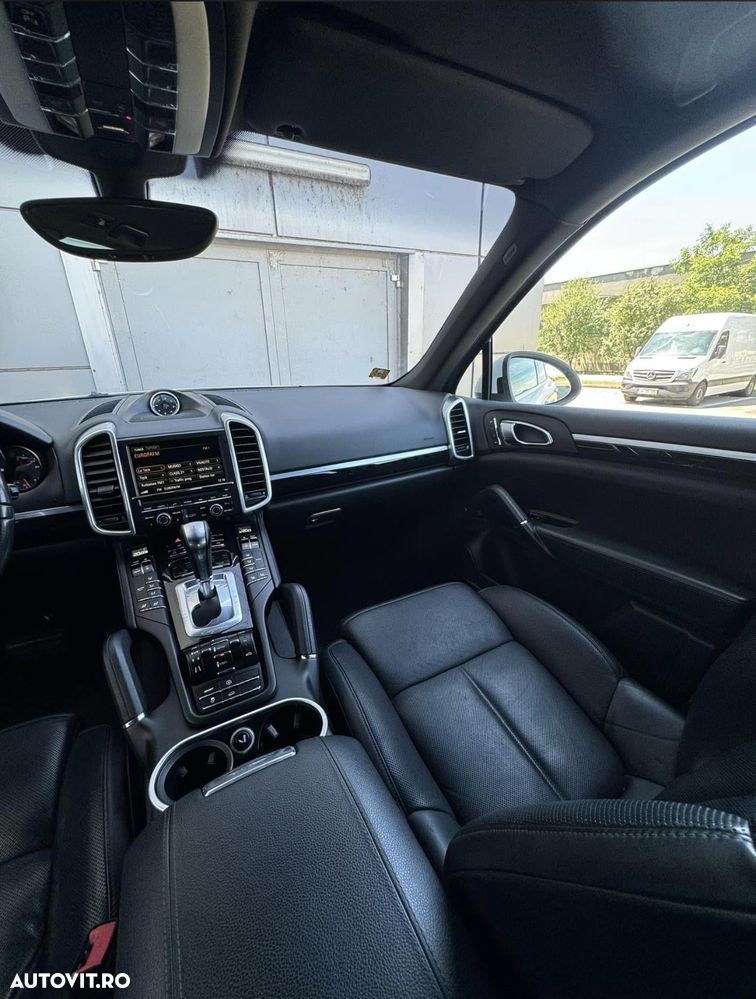 Porsche Cayenne - 15