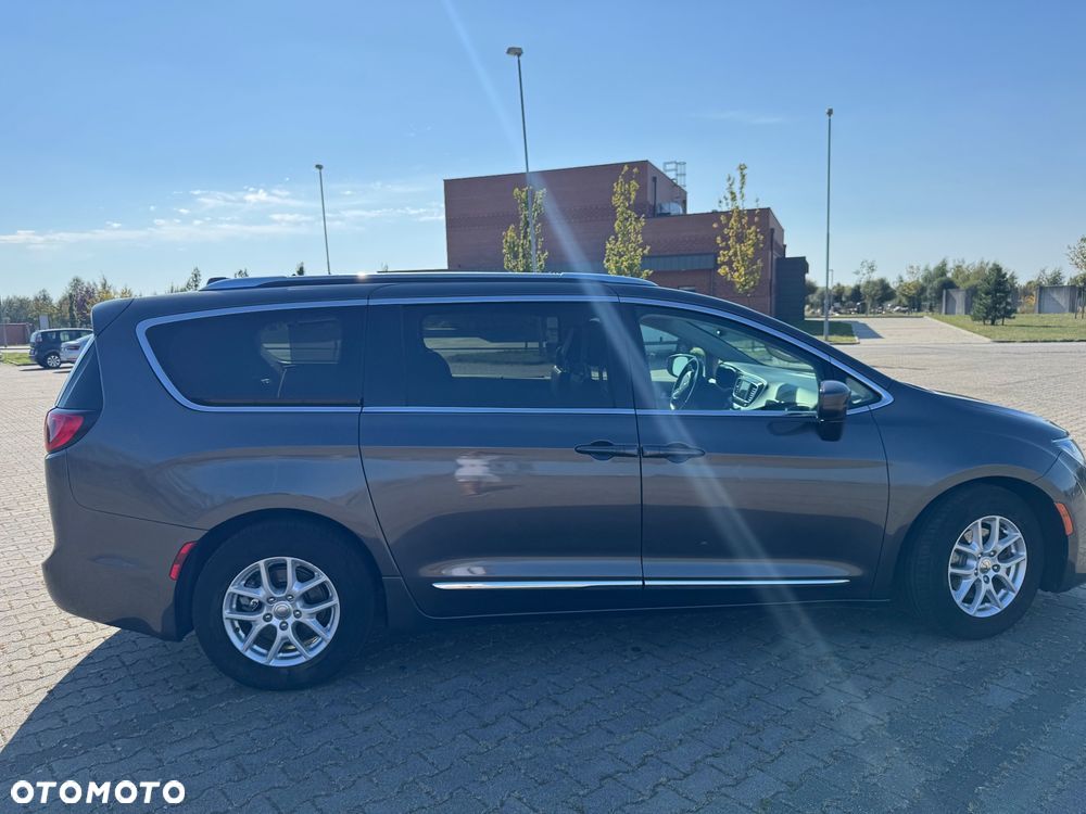 Chrysler Pacifica - 3