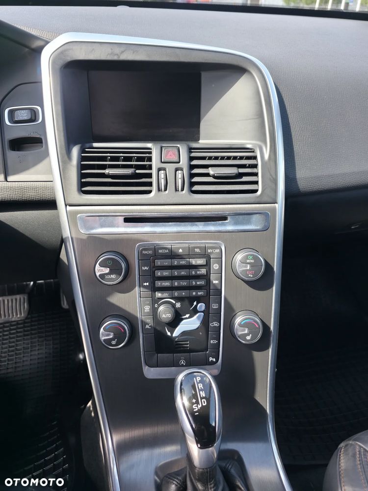 Volvo XC 60 D4 Geartronic Summum - 11