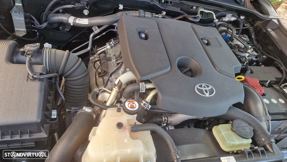 Toyota Hilux 2.4 D-4D 4WD Tracker - 2