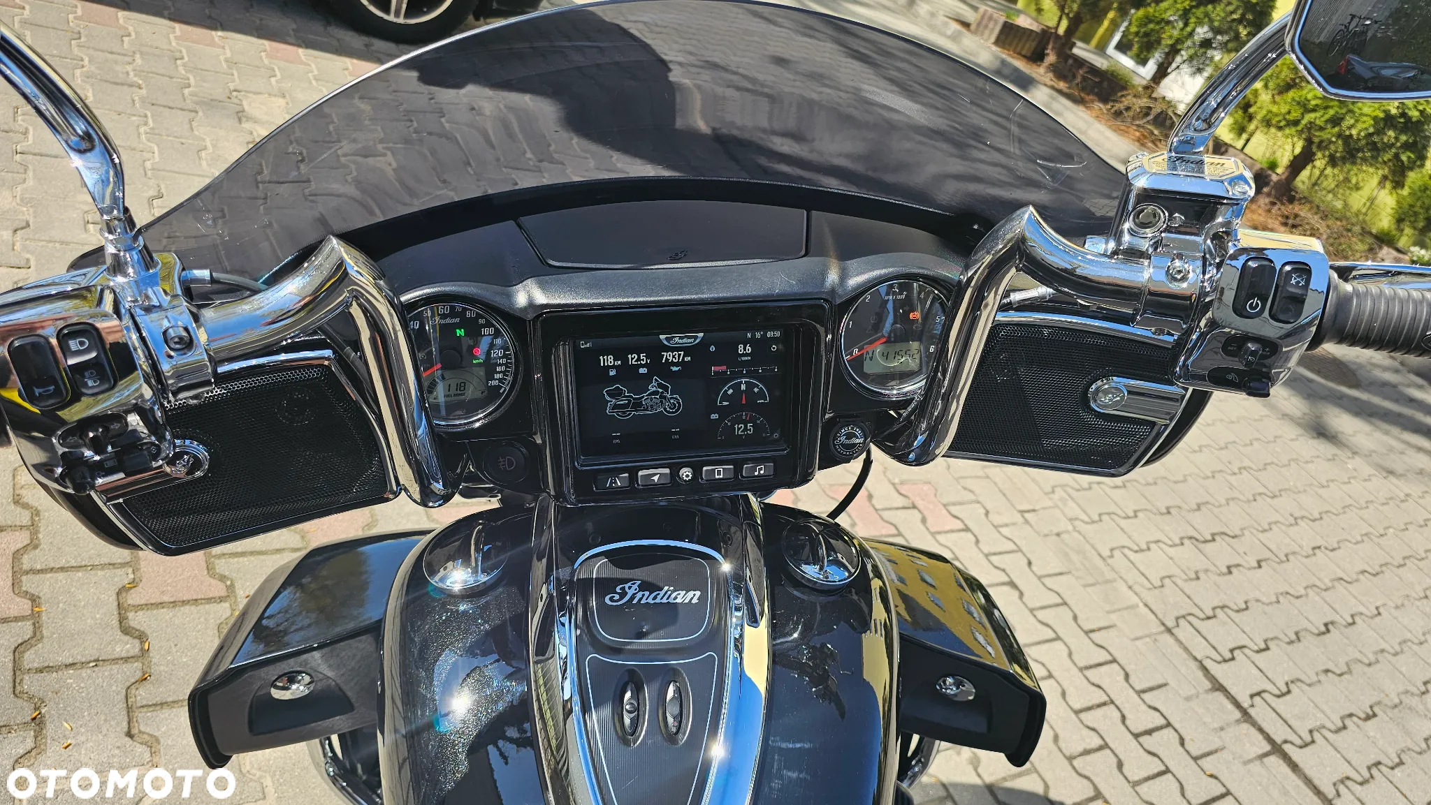 Indian Roadmaster - 8