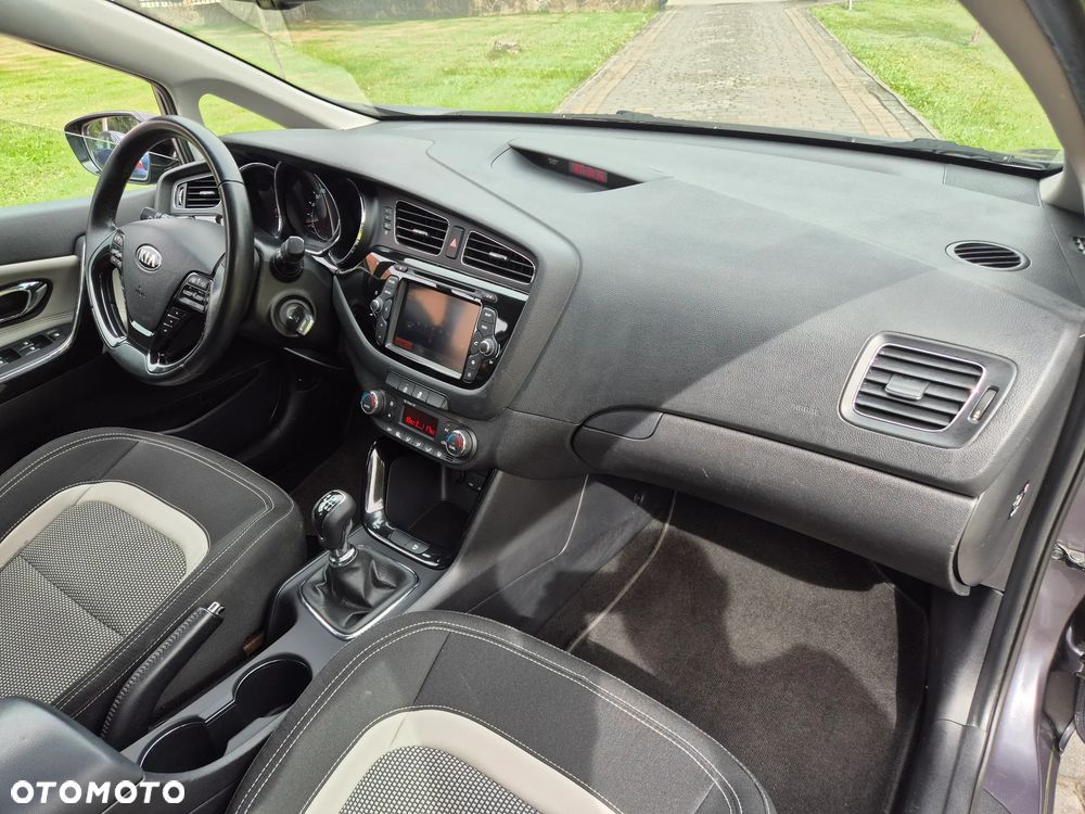 Kia Ceed 1.4 CVVT Dream-Team Edition - 15