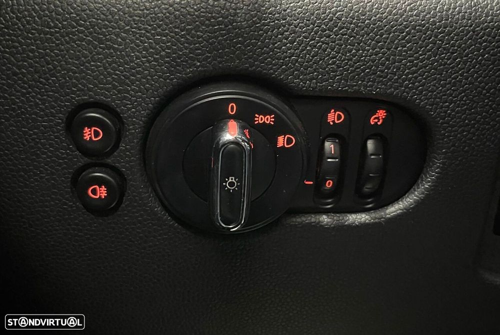 MINI 5 Portas One D - 35