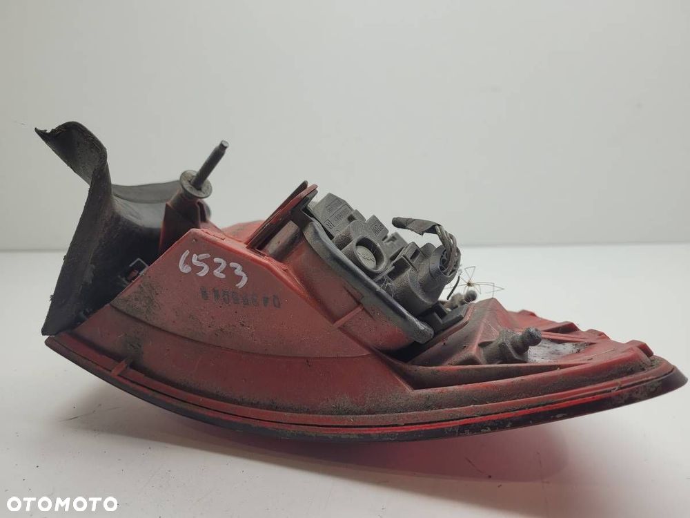 LAMPA TYŁ TYLNA PRAWA W BŁOTNIK AUDI A6 C6 KOMBI LIFT EU - 9