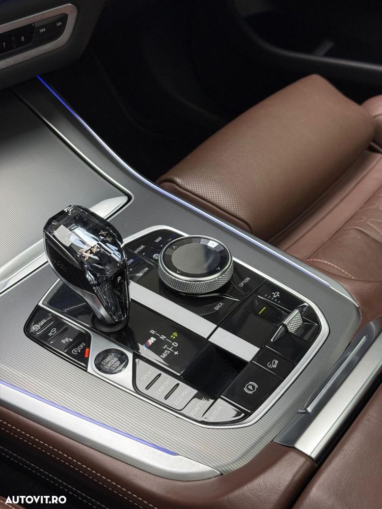 BMW X5 M M50i - 12