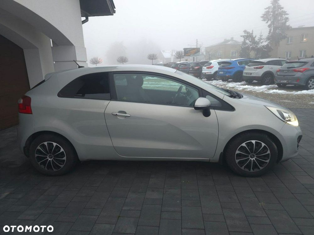 Kia Rio - 4