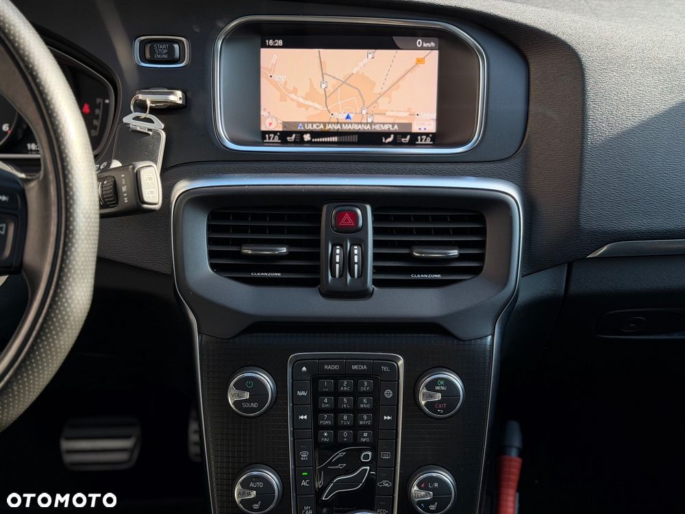Volvo V40 D3 Geartronic RDesign - 26