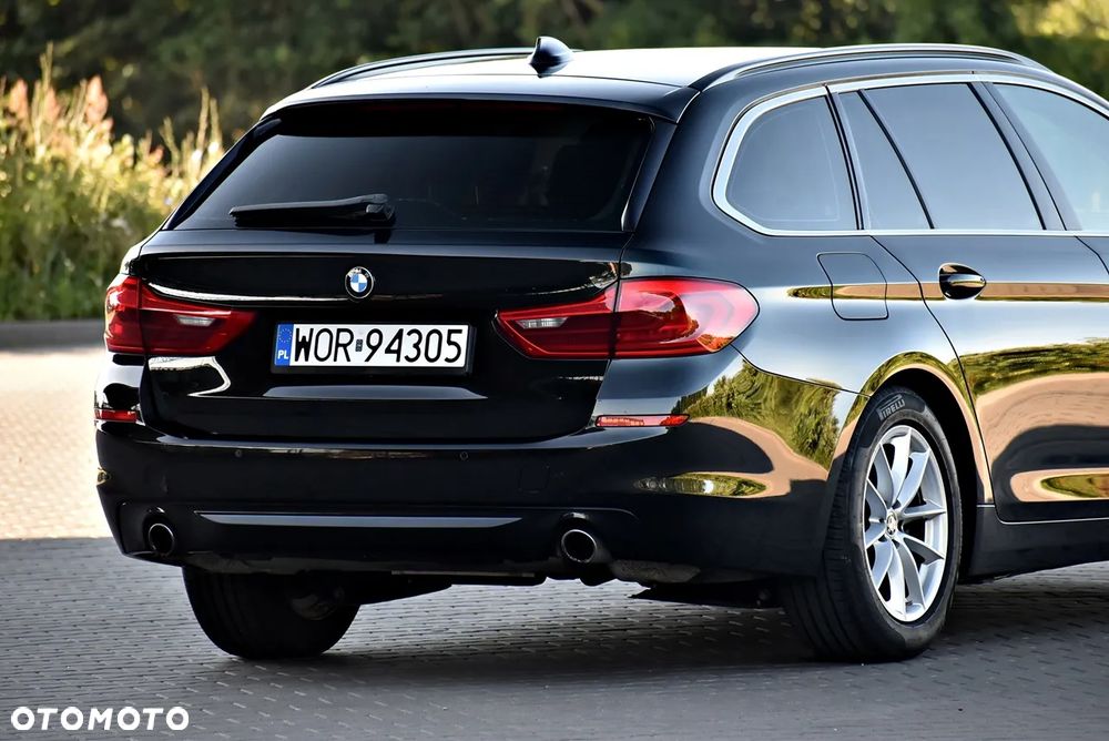 BMW Seria 5 520i - 25