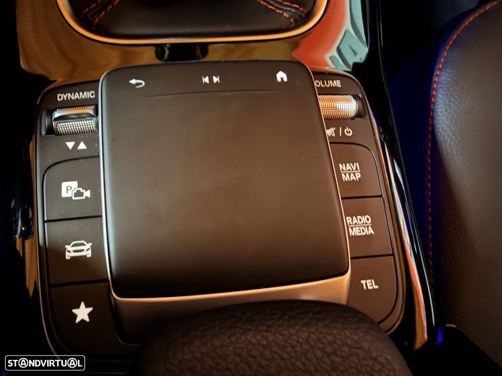 Mercedes-Benz A 180 AMG Line - 17