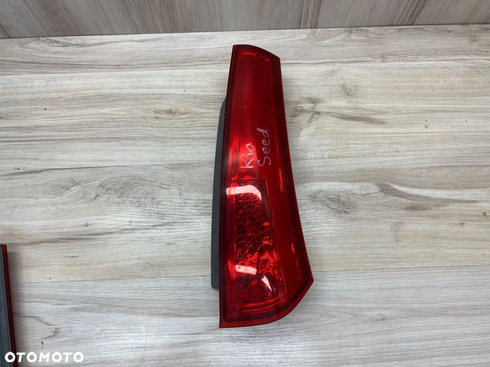 LAMPA TYLNA PRAWA KIA CEED I LIFT KOMBI EUROPA - 5