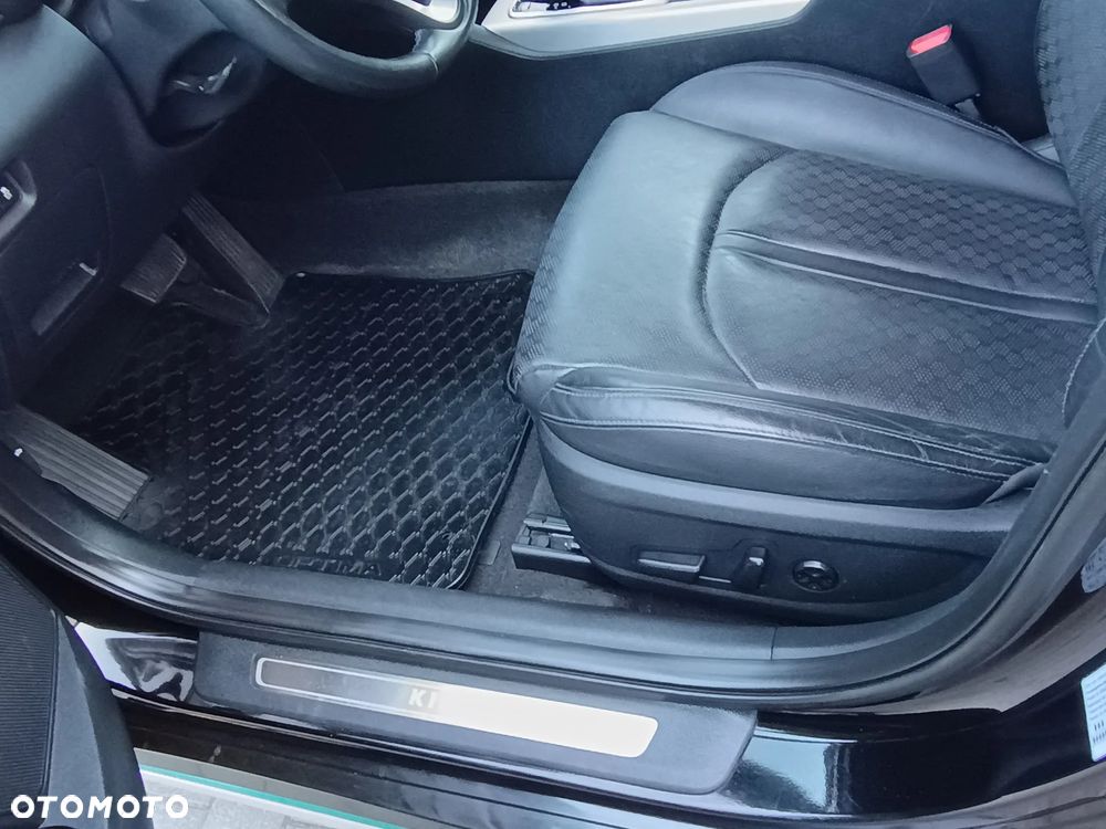 Kia Optima Plug-in Hybrid - 7