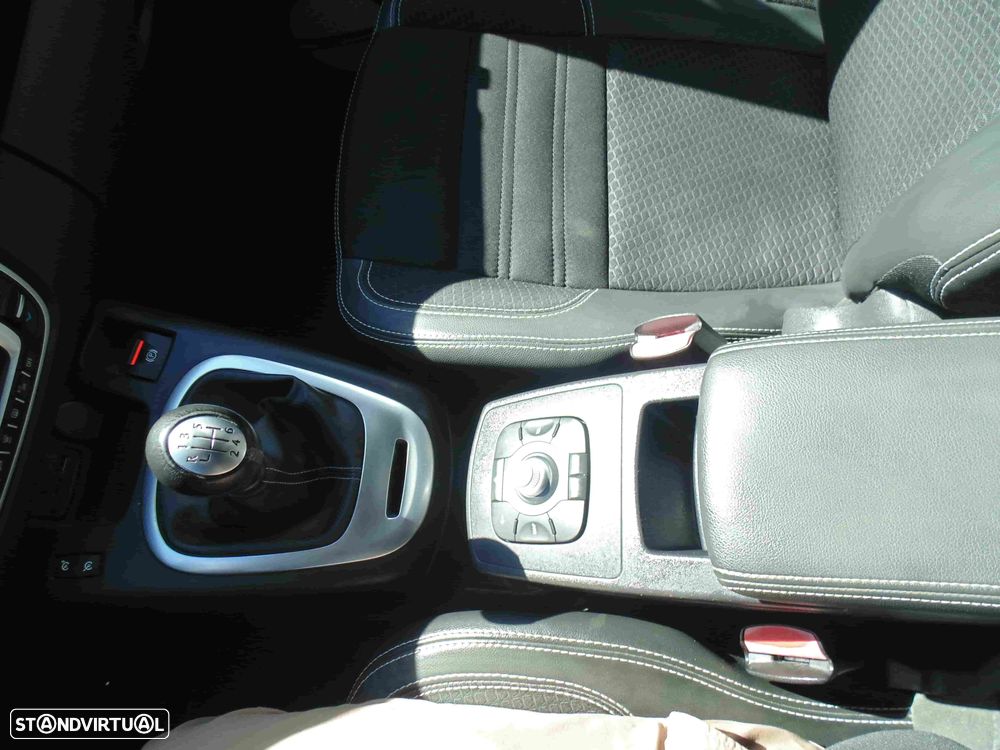 Renault Grand Scénic 1.6 dCi Bose Edition SS - 32