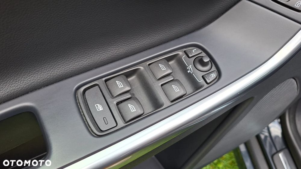 Volvo XC 60 D4 Geartronic Summum - 11