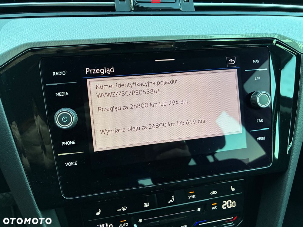 Volkswagen Passat - 20