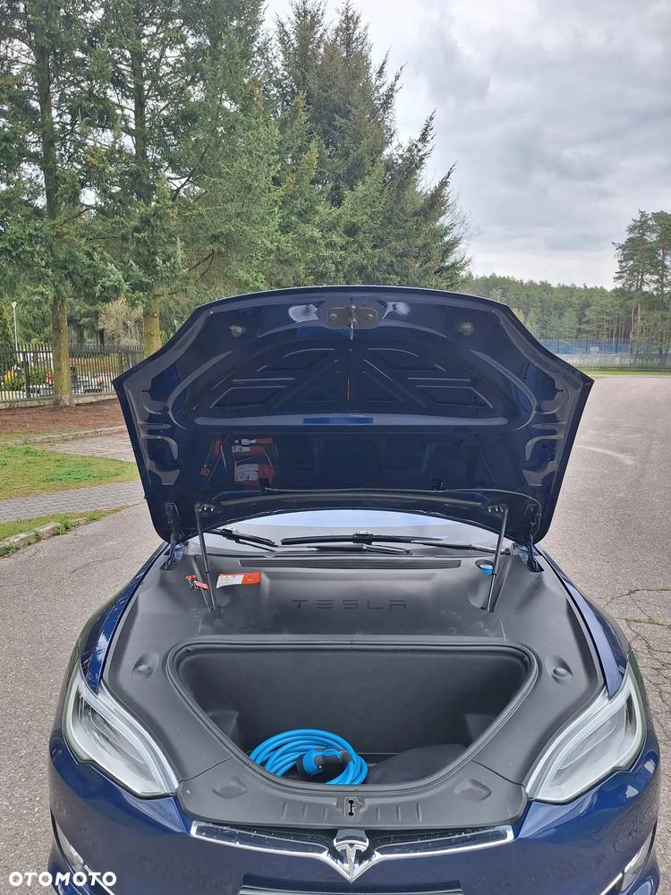 Tesla Model S - 9
