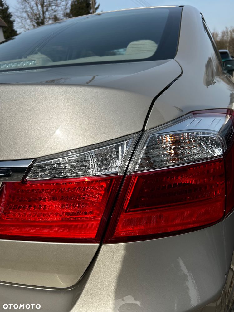 Honda Accord 2.4 LX - 19
