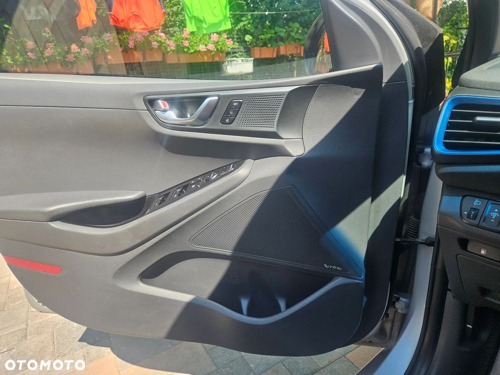 Hyundai IONIQ Hybrid Platinum - 13