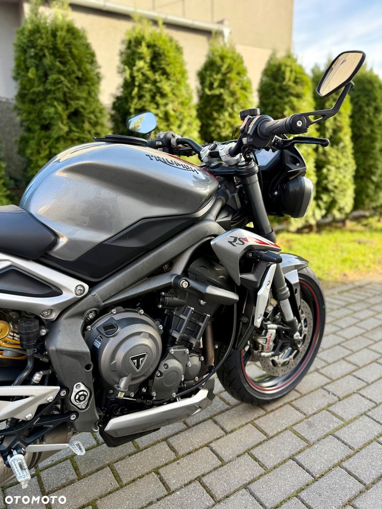 Triumph Street Triple - 4