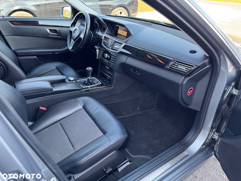 Mercedes-Benz Klasa E 200 CGI BlueEffICIENCY Avantgarde - 27