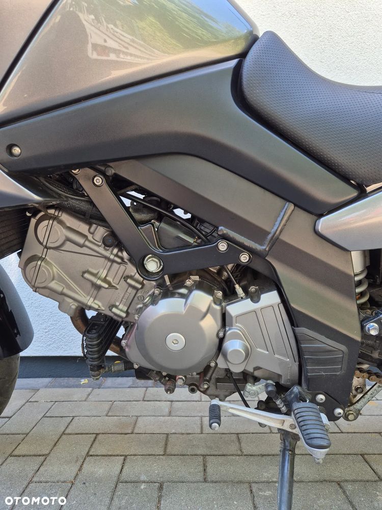 Suzuki DL - 17