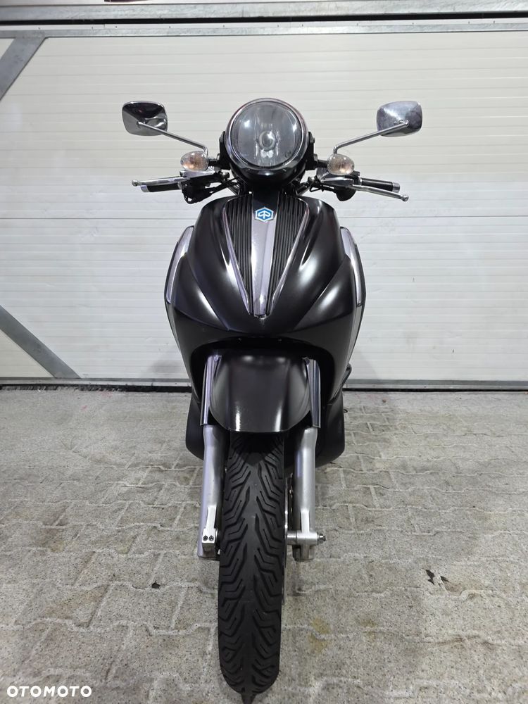 Piaggio Beverly - 12