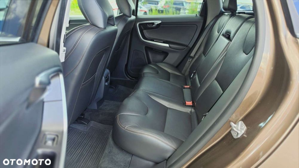 Volvo XC 60 D3 Geartronic Summum - 8