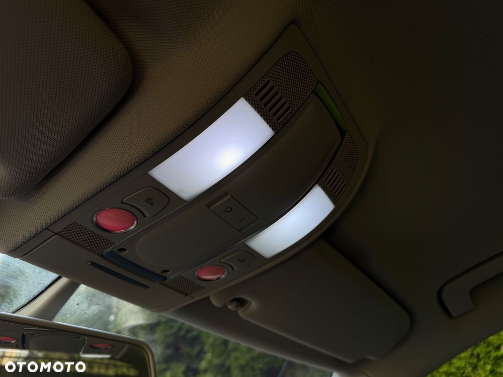 Audi A6 Avant 2.0 TDI Multitronic - 24