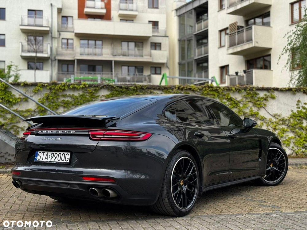 Porsche Panamera 4S Executive - 3