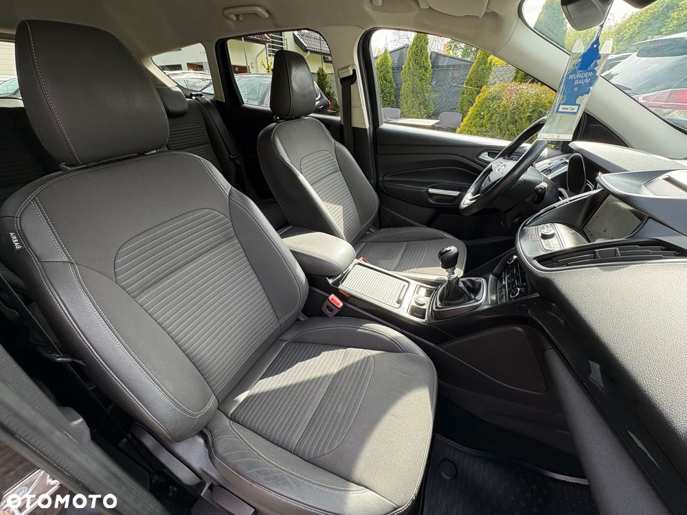 Ford Kuga 2.0 TDCi 2x4 Titanium - 23