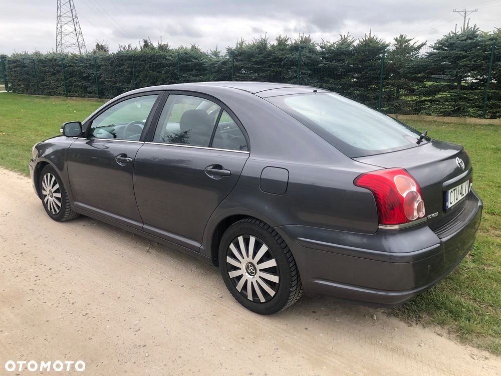 Toyota Avensis - 3