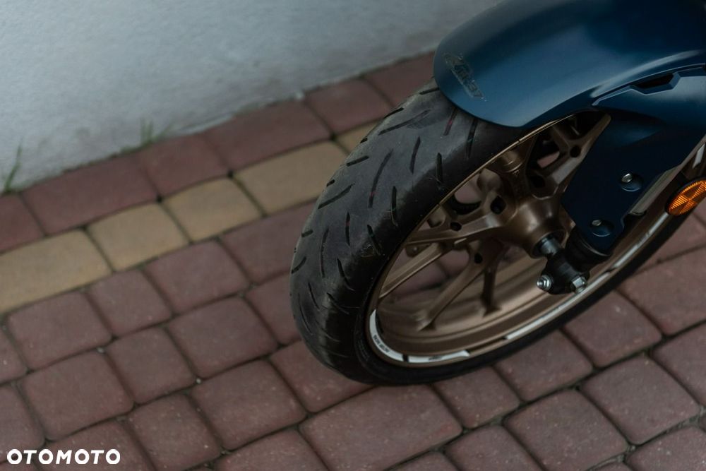 Honda CB - 8