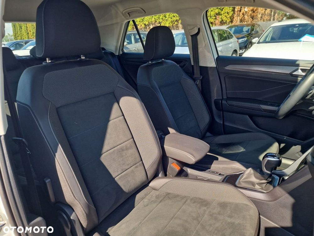 Volkswagen T-Roc - 25