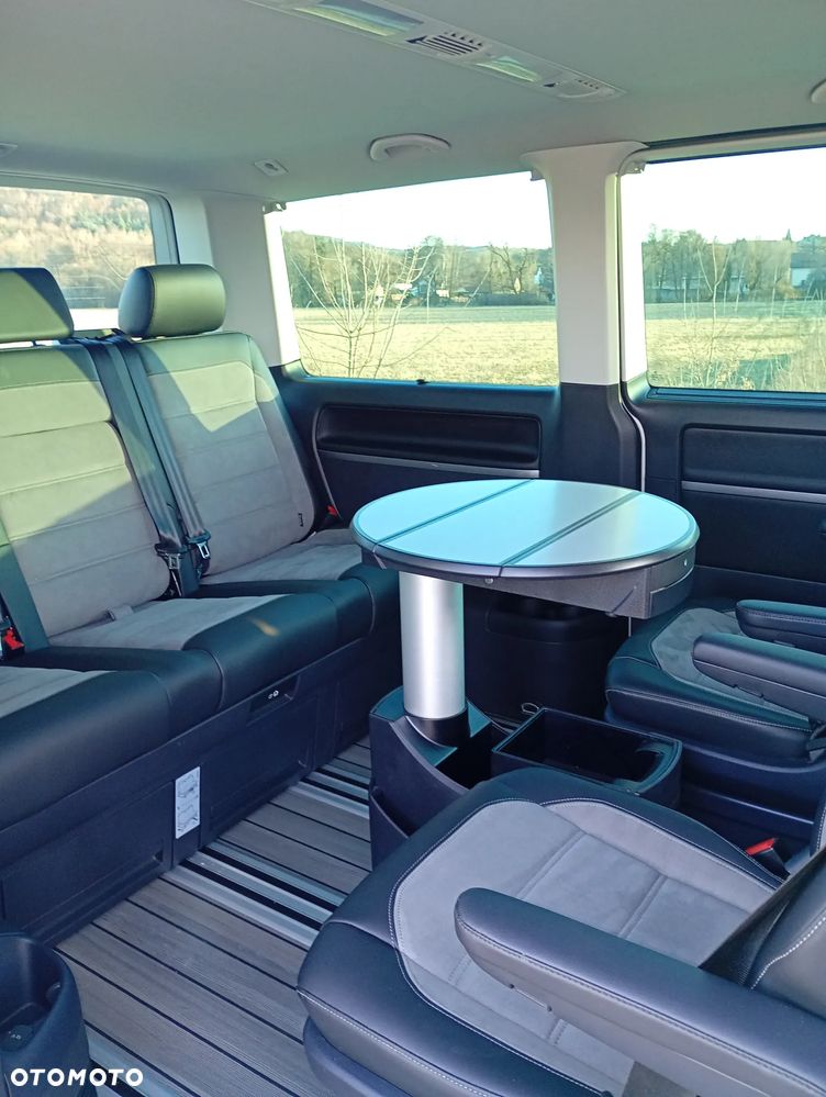 Volkswagen Multivan - 27