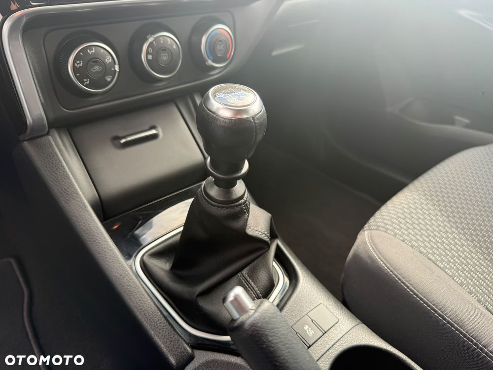 Toyota Corolla 1.6 Comfort - 17