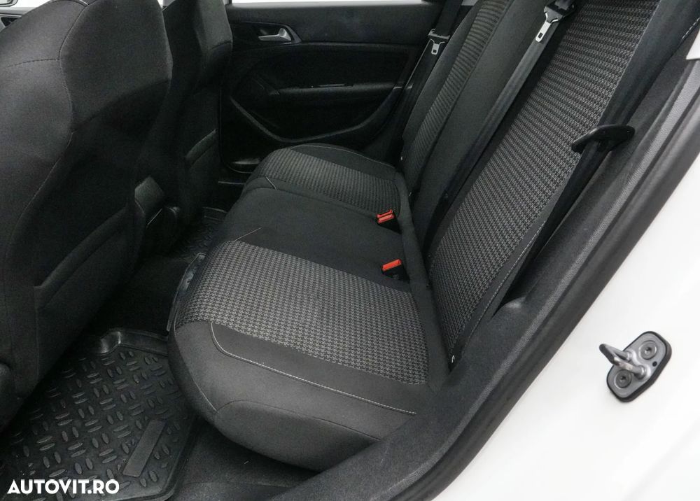 Peugeot 308 1.5L BlueHDI 130 S&S EAT8 Allure - 15