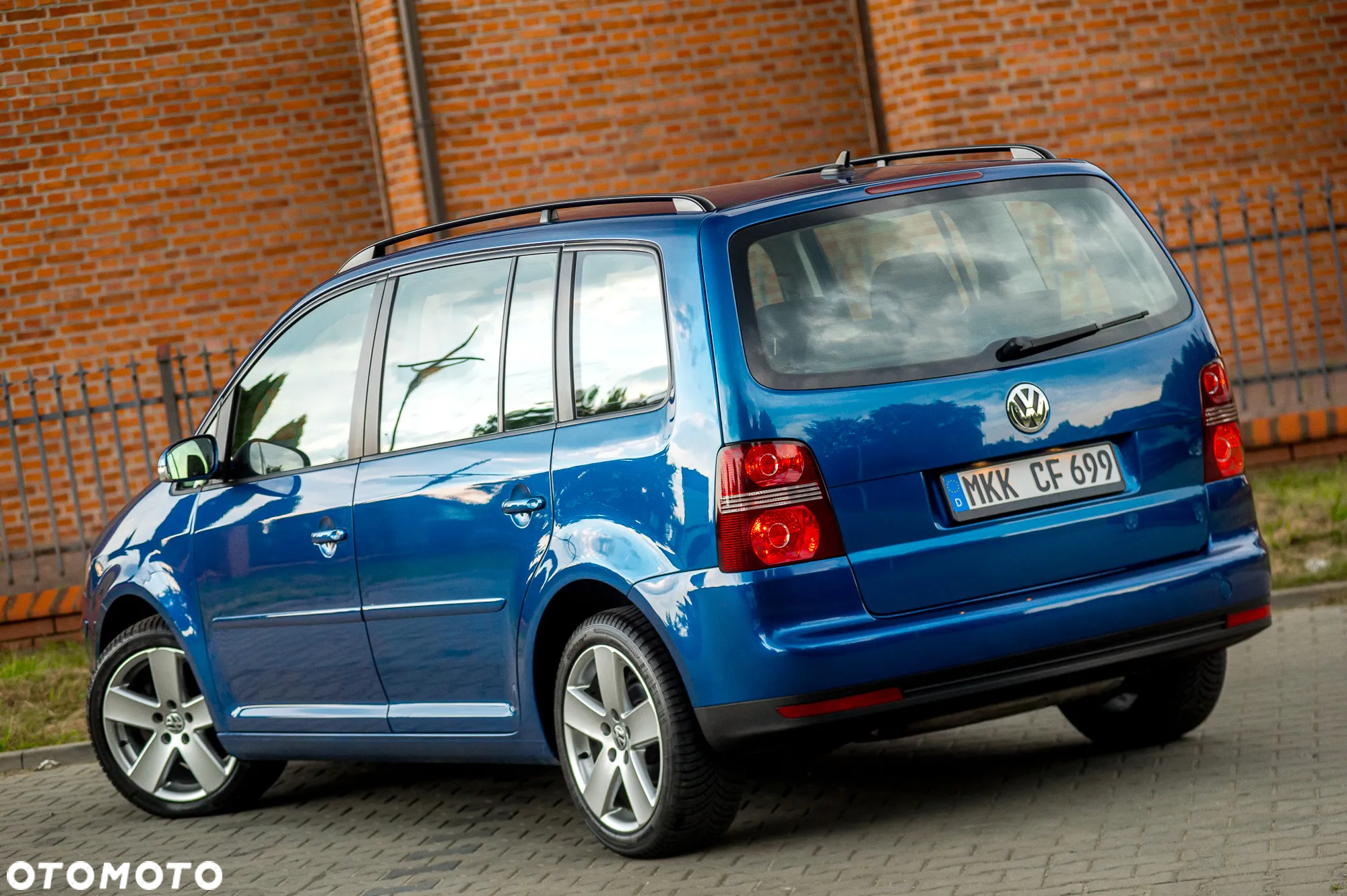 Volkswagen Touran 2.0 TDI DPF Highline - 12
